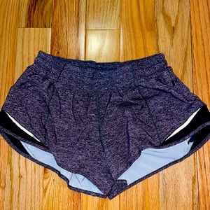 Lululemon hotty hot shorts (low rise 2.5 in seam)